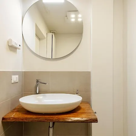 Apartment Renovated In The Exclusive Area Of Turin